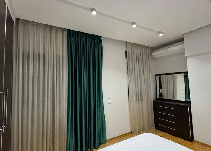 Sam's 1 - * 地拉那